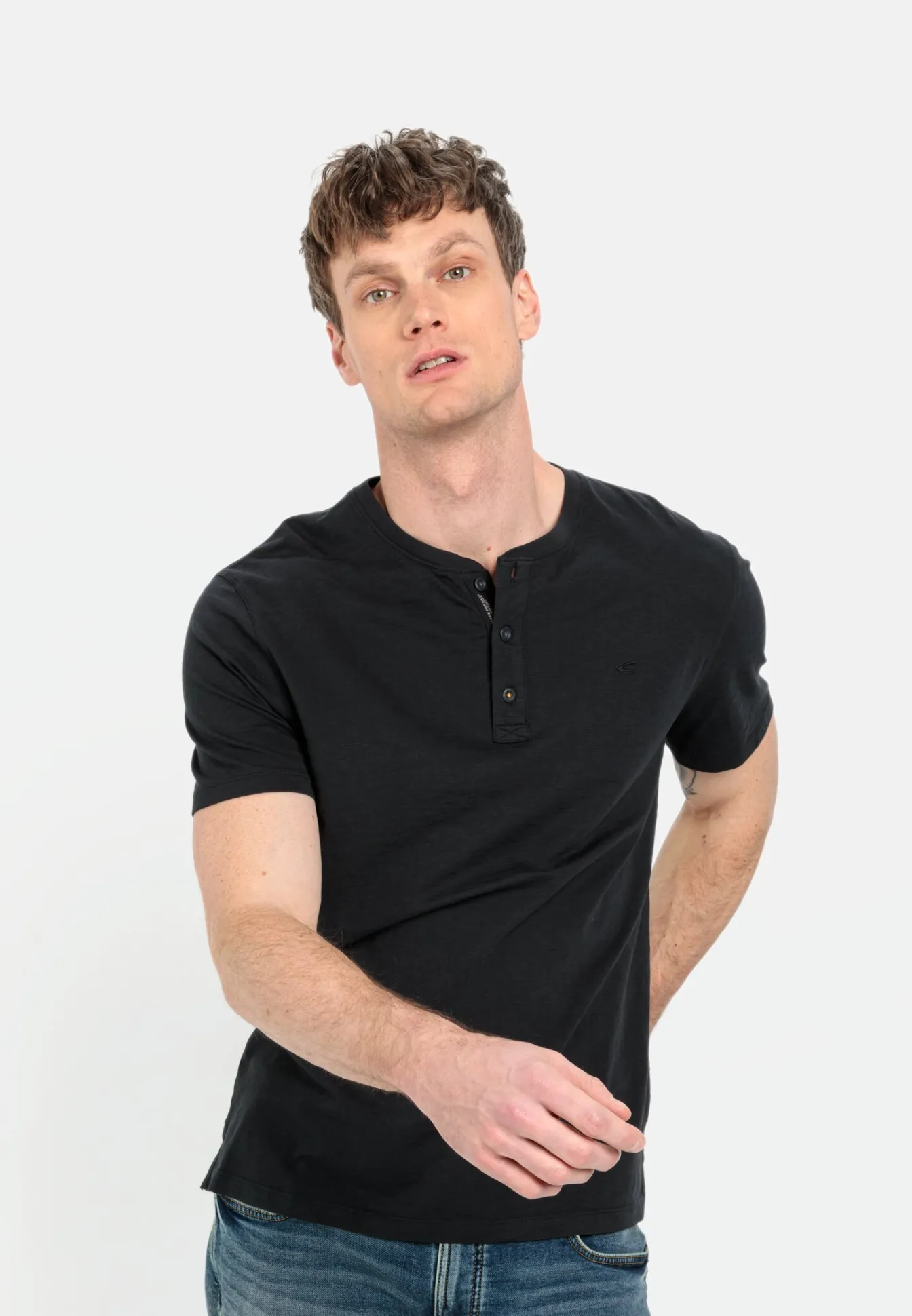 Herren Camel Active T-Shirts & Polos^Kurzarm Henleyshirt aus reiner Baumwolle