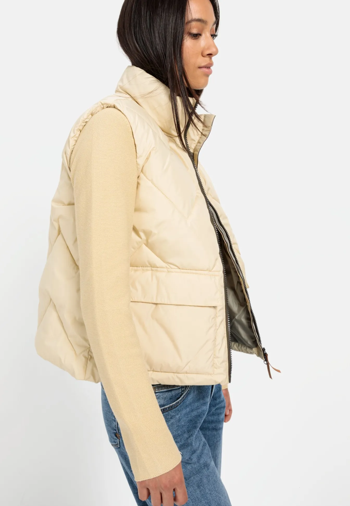 Damen Camel Active Jacken & Westen^Kurze Steppweste aus recyceltem Polyester