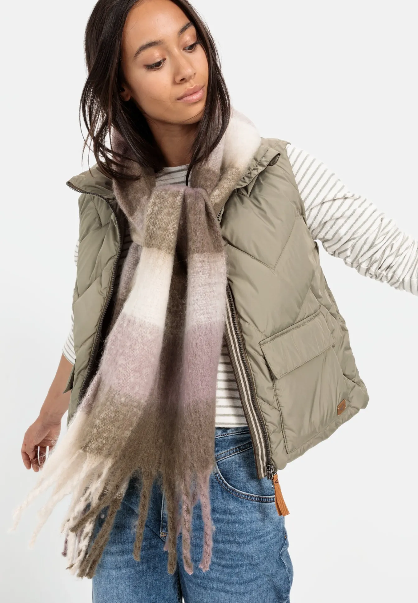 Damen Camel Active Jacken & Westen^Kurze Steppweste aus recyceltem Polyester
