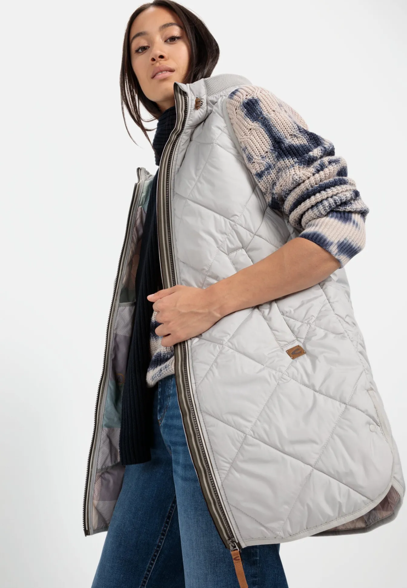 Damen Camel Active Jacken & Westen^Lange Weste mit Kapuze aus recyceltem Polyester