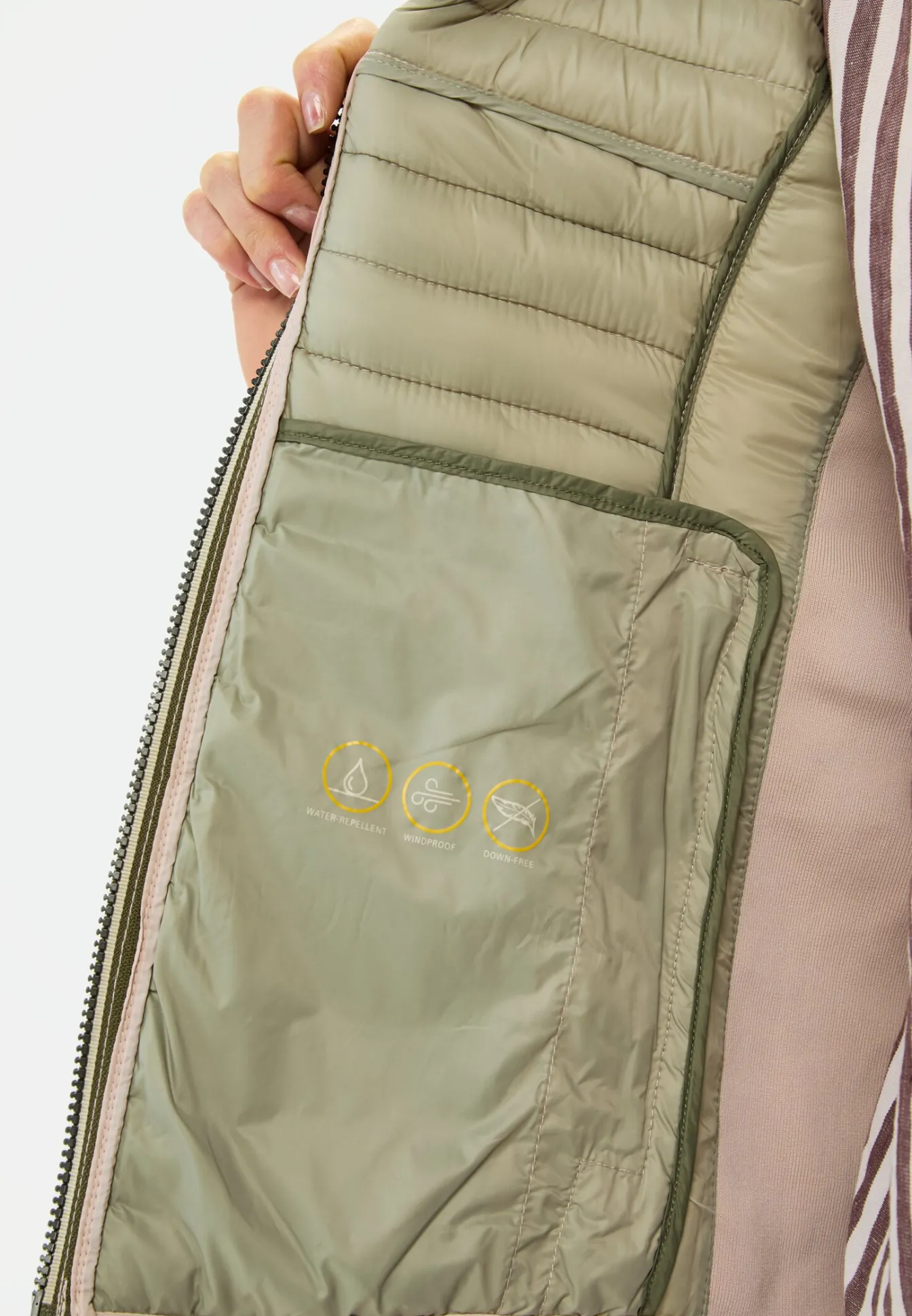 Damen Camel Active Jacken & Westen^Leichte Steppjacke aus recyceltem Polyamid