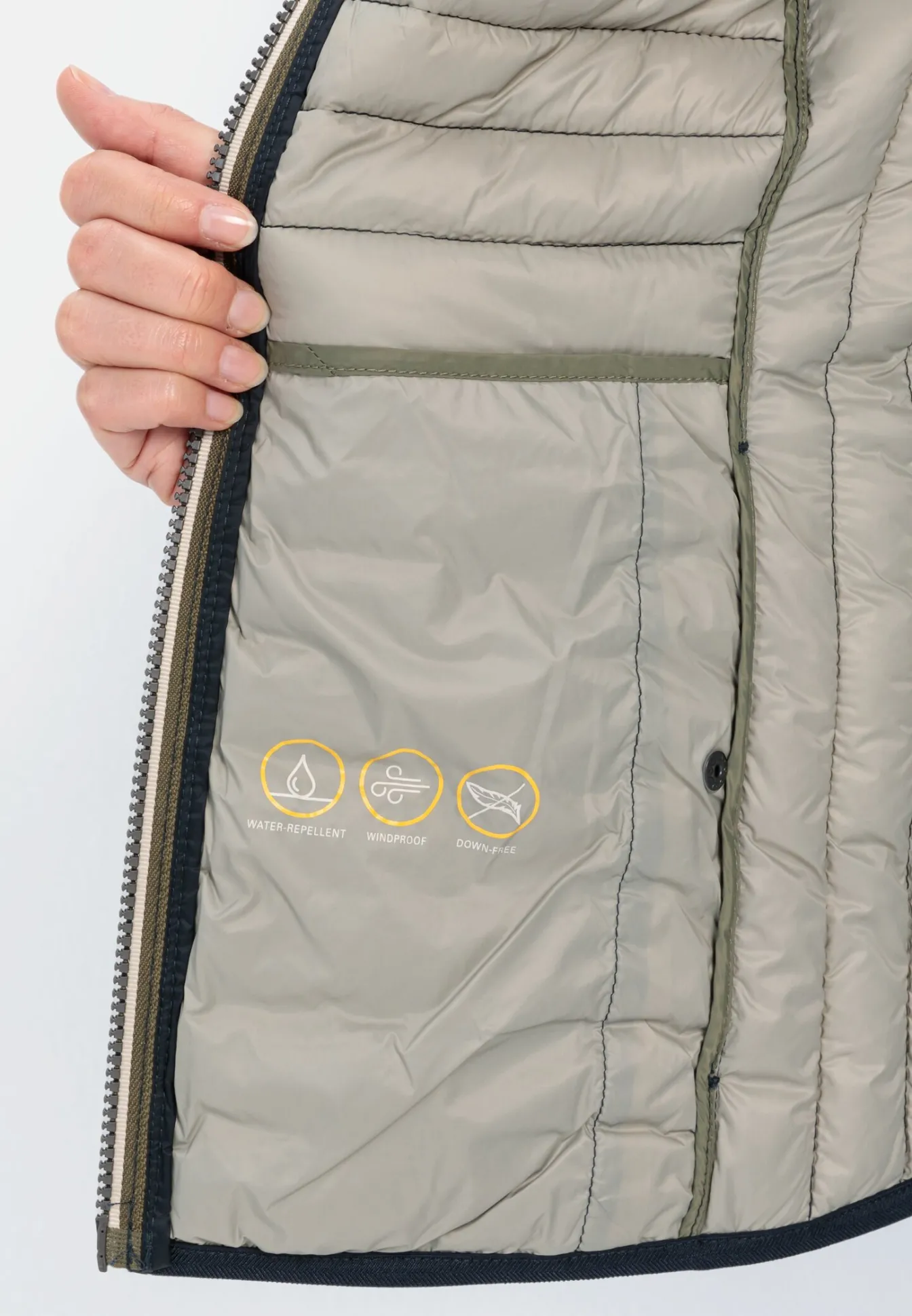 Damen Camel Active Jacken & Westen^Steppweste aus recyceltem Polyamid